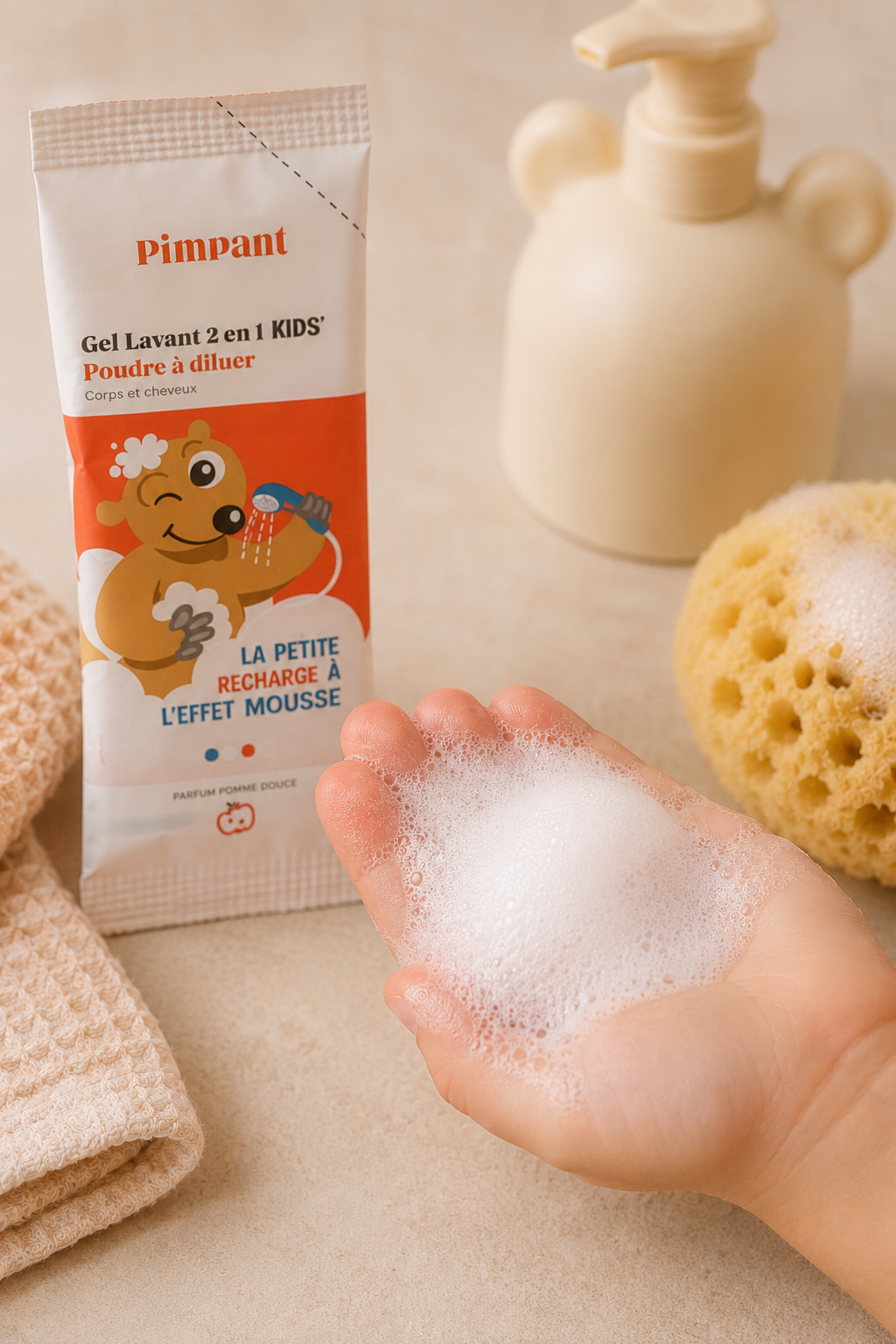 Recharge gel douche enfant Pimpant senteur pomme douce avec ingrédients naturels et packaging éco responsable