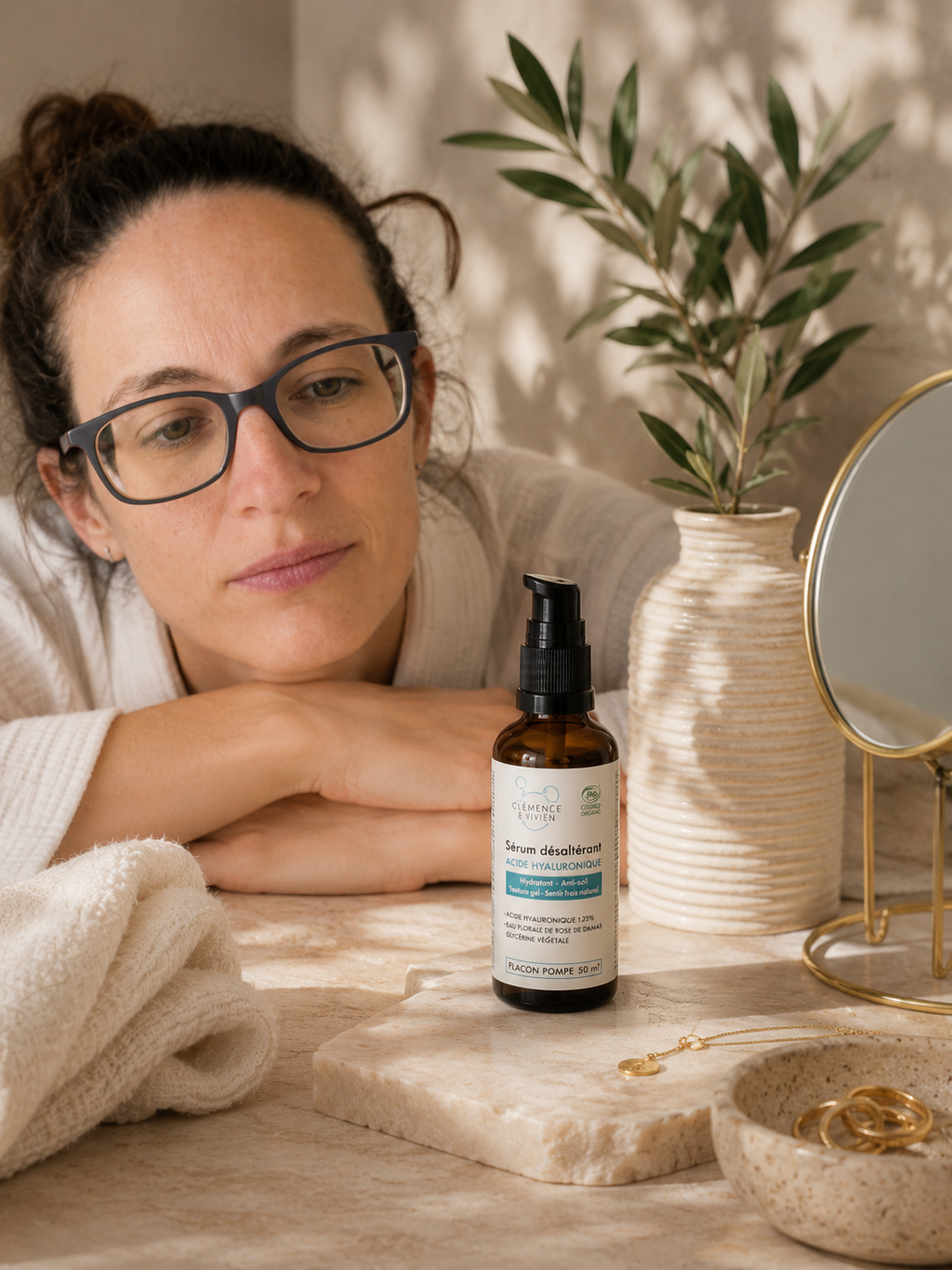 Sérum anti-soif texture gel pour routine skincare visage quotidienne