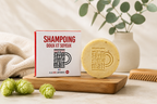 Shampoing artisanal à la bière avec décor minimaliste et lumière naturelle