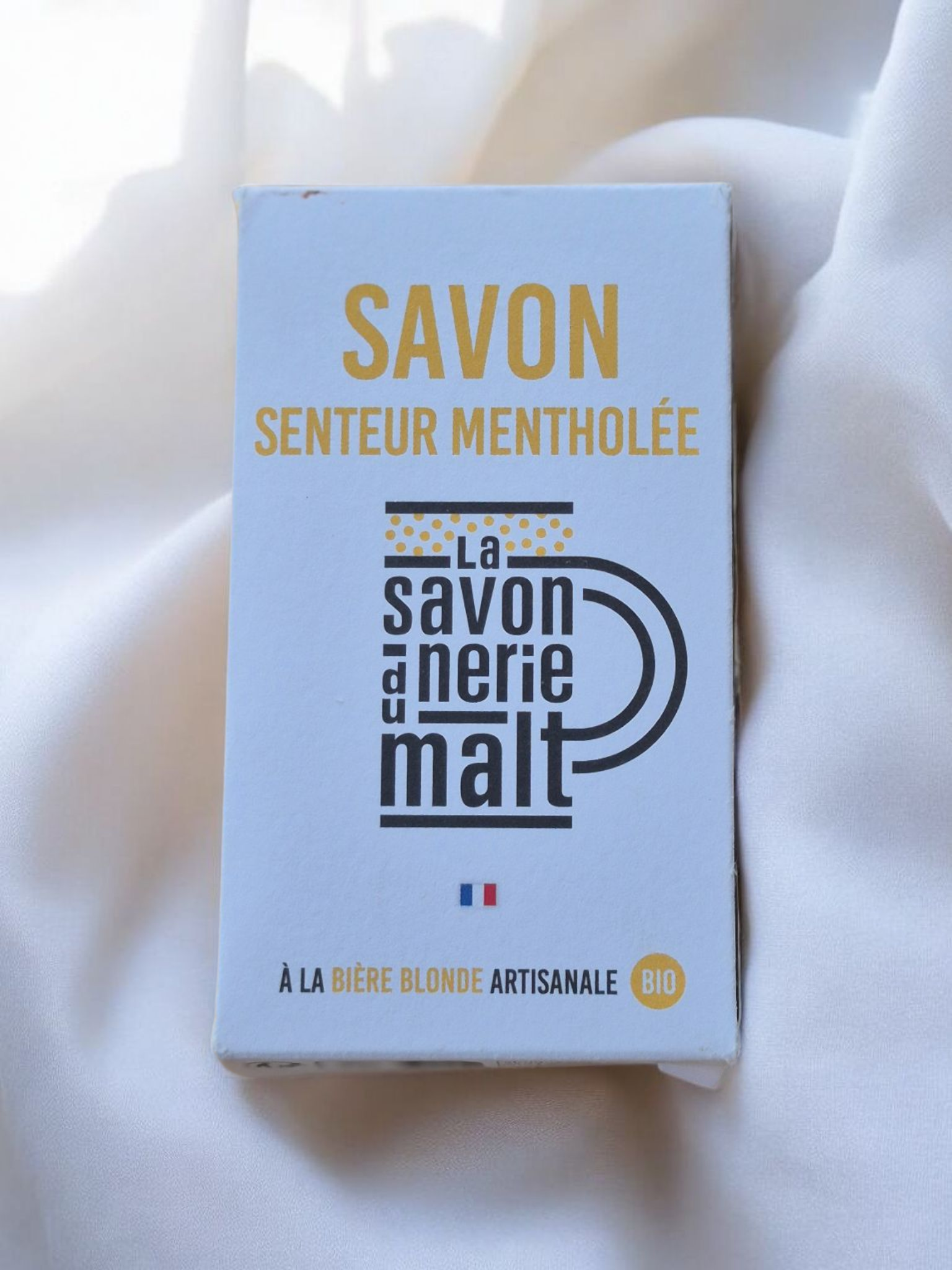 Savon Mentholée a la bière blonde artisanale Bio.